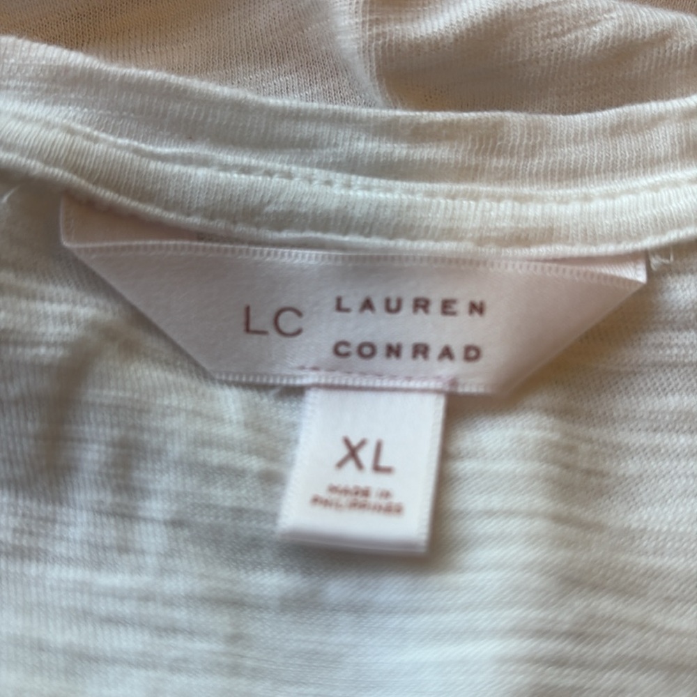 Excellent Condition Lauren Conrad White T w/Pink Sequin Flamingos, XL - Picture 6 of 8